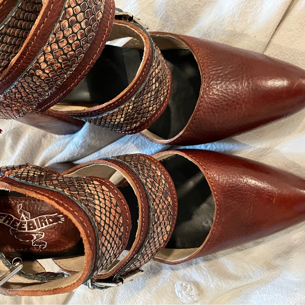 Freebird by Steven JACLYNN size 8 WINE